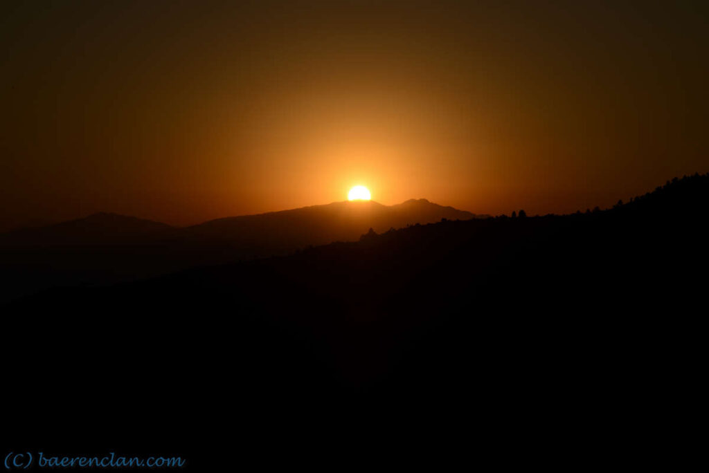 Sonnenaufgang, alle Kraft strömt herbei. Die Hitze des Tages beginnt